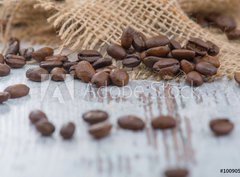 Fototapeta pltno 330 x 244, 100905478 - Coffee beans lying on the table 