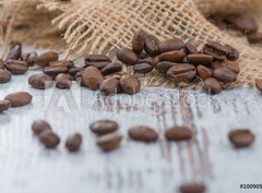 Fototapeta papr 360 x 266, 100905478 - Coffee beans lying on the table  - Kvov zrna lec na stole