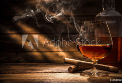 Fototapeta pltno 174 x 120, 105845234 - Whiskey with smoking cigar