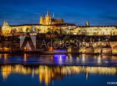 Fototapeta papír 360 x 266, 110013090 - Prague Castle, Hradcany reflecting in Vltava river in Prague, Czech Republic at night - Pražský hrad, Hradčany odrážející se v řece Vltavě v Praze, Česká republika v noci