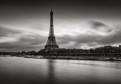 Fototapeta papr 184 x 128, 125899767 - Sunrise on the Eiffel Tower and Seine River in winter in Black & White. Port de Suffren, Grenelle, 15th and 7th Arrondissements of Paris, France