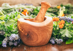 Fototapeta papr 184 x 128, 128185706 - Variety of herbs and mortar on wooden background, banner