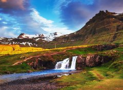 Fototapeta330 x 244  The beautiful landscape of mountains and rivers in Iceland., 330 x 244 cm