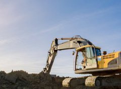 Fototapeta pltno 330 x 244, 141909413 - Bagger im abendlichen Sonnenschein,Gegenlicht - Banner