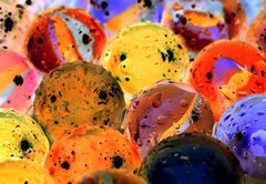 Samolepka flie 145 x 100, 14913298 - Slightly blurred colorful marbles (with drops of water) - Mrn rozmazan barevn kuliky (s kapkami vody)