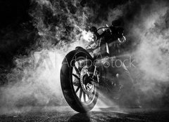 Fototapeta pltno 240 x 174, 170142419 - High power motorcycle chopper at night. - Vysoce vkonn motocyklov vrtulnk v noci.