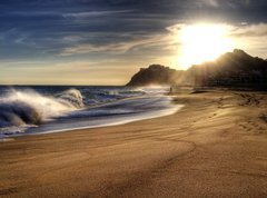 Fototapeta vliesov 270 x 200, 19490756 - Wave on beach with sun shining.