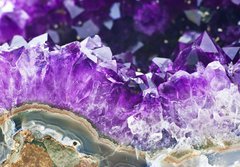 Fototapeta papr 184 x 128, 21483665 - Amethyst druse over agate rock