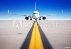 Fototapeta pltno 174 x 120, 223752961 - modern aircraft on a runway - modern letadlo na drze