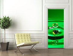 Samolepka na dveře fólie 90 x 220, 22894878 - tranquility conceptual. green droplet splash in a water - klid koncepční. zelená kapka ve vodě