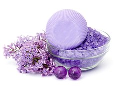 Samolepka flie 100 x 73, 23482774 - spa products and lilac flowers - lzesk produkty a kvtiny lila