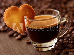 Fototapeta vliesov 270 x 200, 25317575 - Espresso coffee with cake on brown background