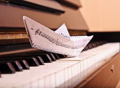 Fototapeta330 x 244  The piano and paper toy ship, 330 x 244 cm