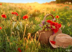 Samolepka flie 100 x 73, 276027409 - Basket of wildflowers with straw hat in sunlit poppy field - Ko kvtin s slamn klobouk v sluncem zalit makovm poli