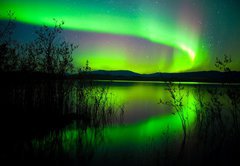 Fototapeta174 x 120  Northern lights mirrored on lake, 174 x 120 cm