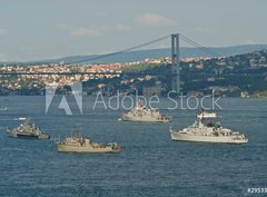 Fototapeta330 x 244  Kriegsschiffe auf dem Bosporus, 330 x 244 cm