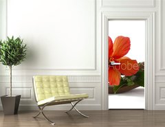 Samolepka na dvee flie 90 x 220, 33085231 - Red hibiscus on a wooden hand statuette