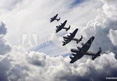 Fototapeta184 x 128  World War Two British vintage flight formation, 184 x 128 cm