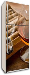 Samolepka na lednici flie 80 x 200, 34951476 - cuban cigar and cognac on wood background - kubnsk doutnk a koak na devnm pozad