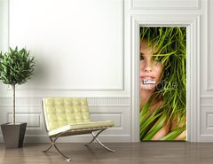 Samolepka na dvee flie 90 x 220, 35695841 - Young  woman and abstract green hair - Mlad ena a abstraktn zelen vlasy