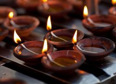 Fototapeta papr 254 x 184, 36476544 - Candles at Shwedagon Paya Pagoda in Yangon, Myanmar