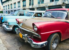 Fototapeta100 x 73  Havana, Cuba. Street scene with old cars., 100 x 73 cm