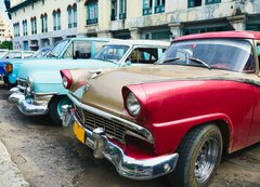 Fototapeta vliesov 200 x 144, 36605384 - Havana, Cuba. Street scene with old cars.