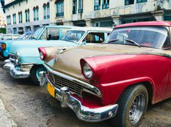 Fototapeta270 x 200  Havana, Cuba. Street scene with old cars., 270 x 200 cm