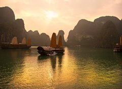 Fototapeta100 x 73  Halong Bay, Vietnam. Unesco World Heritage Site., 100 x 73 cm