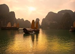 Fototapeta pltno 240 x 174, 36996949 - Halong Bay, Vietnam. Unesco World Heritage Site. - Halong Bay, Vietnam. Svtov ddictv UNESCO.