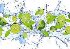 Fototapeta pltno 174 x 120, 38602855 - Fresh limes in water splash,isolated on white background
