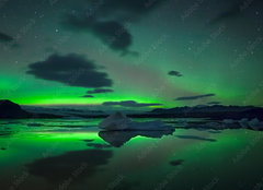 Fototapeta papr 160 x 116, 393661178 - Scenic View Of Aurora Borealis Over Lake Against Sky At Night