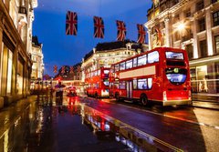 Fototapeta184 x 128  Red Bus on the Rainy Street of London in the Night, United Kingd, 184 x 128 cm