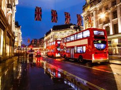 Fototapeta vliesov 270 x 200, 42491126 - Red Bus on the Rainy Street of London in the Night, United Kingd