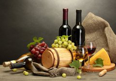 Fototapeta papr 184 x 128, 42933709 - barrel, bottles and glasses of wine, cheese and ripe grapes