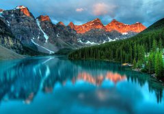 Fototapeta papr 184 x 128, 45095927 - Moraine Lake Sunrise Colorful Landscape