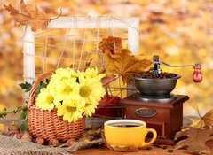 Fototapeta100 x 73  autumnal composition:coffee grinder, flowers and leaves, 100 x 73 cm