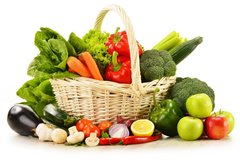 Fototapeta145 x 100  raw vegetables in wicker basket isolated on white, 145 x 100 cm