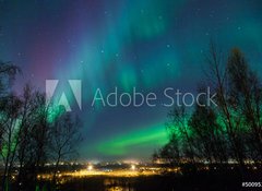 Samolepka flie 100 x 73, 50095169 - Northern Lights over City - Severn svtla nad mstem