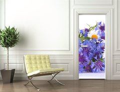 Samolepka na dveře fólie 90 x 220, 52878804 - Beautiful bouquet of cornflowers and chamomiles ,isolated - Krásná kytice chrpy a chamomiles, izolované