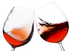 Samolepka flie 145 x 100, 5976229 - pair of moving wine glasses over a white background, cheers  - pr pohybujcch se sklenic na blm pozad, na zdrav