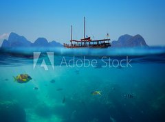Samolepka flie 270 x 200, 61530443 - Tropical underwater shot splitted with ship and sky - Tropick podvodn vstel rozdlen lod a oblohou