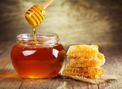 Samolepka flie 100 x 73, 61593982 - jar of honey with honeycomb - jar medu s plstou