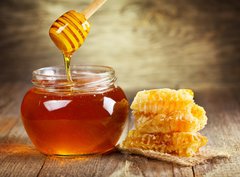 Fototapeta papr 360 x 266, 61593982 - jar of honey with honeycomb