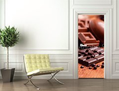 Samolepka na dvee flie 90 x 220, 63094547 - uova pasquali e cioccolato assortito sul tavolo di legno