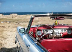 Fototapeta200 x 144  cuban vintage car parked on the seacost in havana, 200 x 144 cm