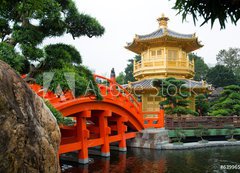 Fototapeta vliesov 200 x 144, 63996525 - The Golden pavilion and red bridge in Nan Lian Garden, Hong Kong - Zlat pavilon a erven most v Nan Lian Garden, Hong Kong