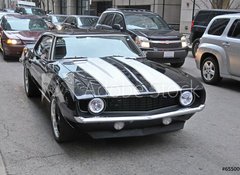 Samolepka flie 100 x 73, 65500972 - American muscle car on a street in Chicago - Americk svalov auto na ulici v Chicagu