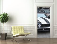 Samolepka na dvee flie 90 x 220, 65500972 - American muscle car on a street in Chicago