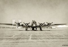 Fototapeta papr 184 x 128, 70974591 - Old bomber front view - Pohled zepedu na star bombardr